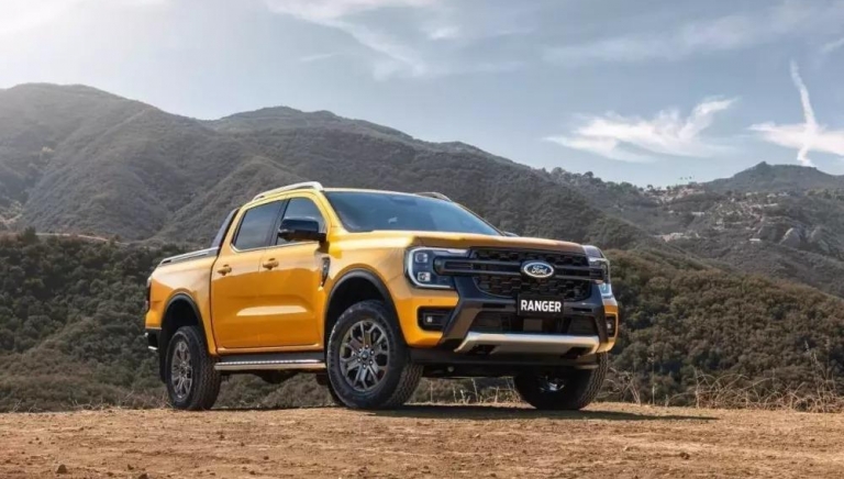 Phân khúc bán tải tháng 4/2025: Ford Ranger giữ vững ngôi đầu, Toyota Hilux bất ngờ tăng tốc