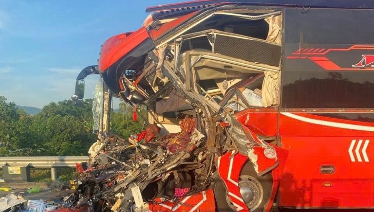 Từ vụ tai nạn trên cao tốc Đà Nẵng - Quảng Ngãi: Bài học đắt giá về việc dừng, đỗ và xử lý sự cố sai cách