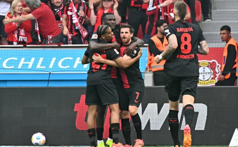 Trực tiếp Bayer Leverkusen 2-0 Augsburg: Liên tục dồn ép