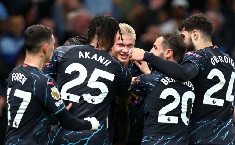 Cú đúp Haaland, Man City đả bại Tottenham vươn lên ngôi đầu Ngoại hạng Anh