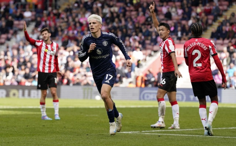 Trực tiếp MU 0-0 Southampton: Đôi công hấp dẫn