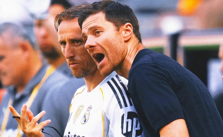Real Madrid tính chiêu mộ 'máy điều phối bóng' để thay Modric