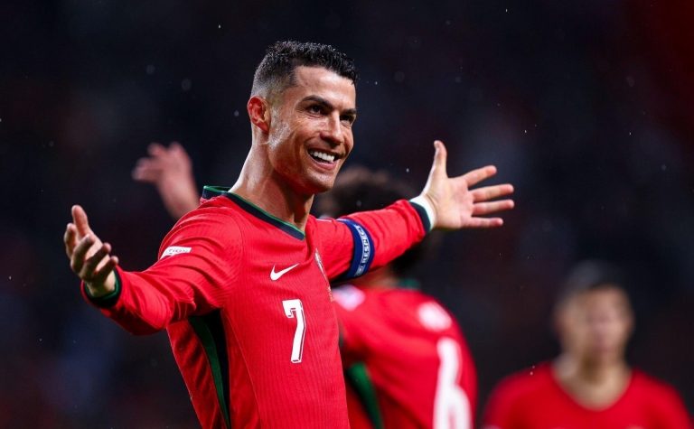 Ronaldo tỏa sáng, Bồ Đào Nha thắng tưng bừng tại Nations League