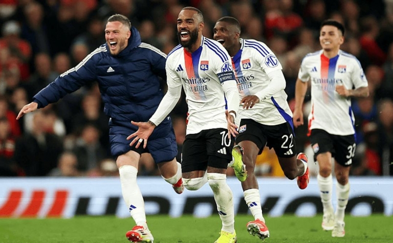 CHÍNH THỨC: Lyon trở lại Ligue 1