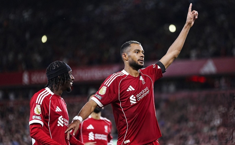 Liverpool thắng nghẹt thở trận mở màn Ngoại hạng Anh