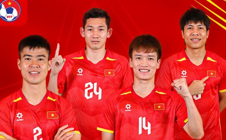 HLV Kim Sang Sik chốt 26 cầu thủ đấu Man Utd
