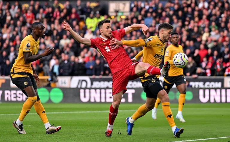 Trực tiếp Liverpool 0-0 Wolves: Thế trận cân bằng