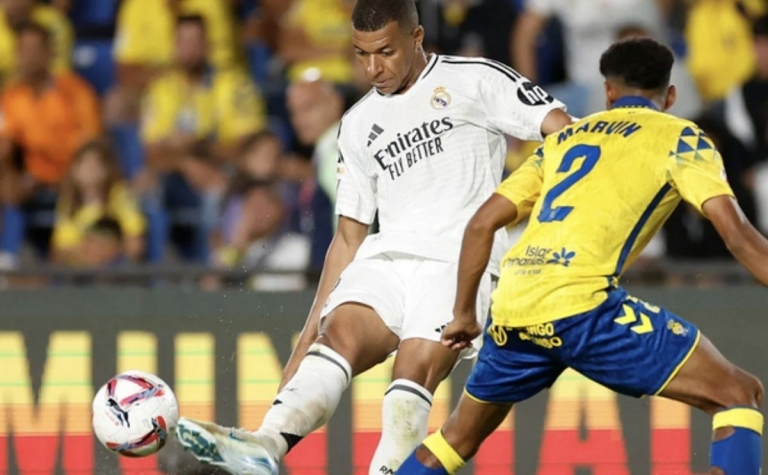 Mbappe im tiếng, Real Madrid vẫn thắng dễ Villarreal