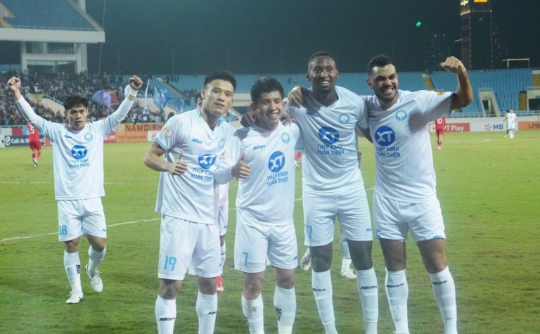 Trực tiếp Viettel 0-1 Nam Định: Lợi thế rất sớm