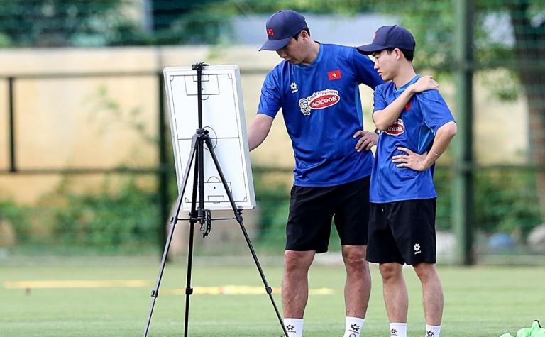HLV Kim Sang Sik ra phán quyết về danh sách ĐT Việt Nam