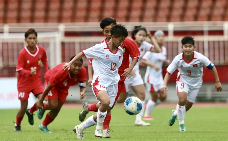 Trực tiếp U19 Việt Nam 1-0 Indonesia: Siêu phẩm đá phạt