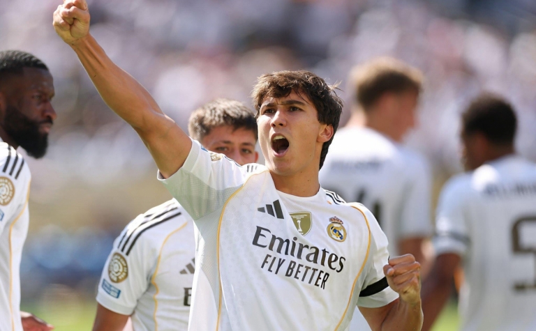 Trực tiếp Real Madrid 2-0 Dortmund: Nhân đôi cách biệt