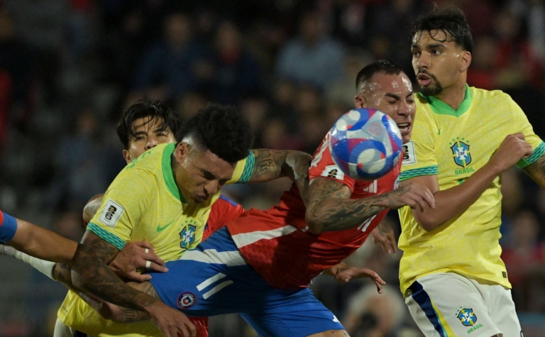 Trực tiếp Brazil 1-1 Chile: Ăn miếng trả miếng