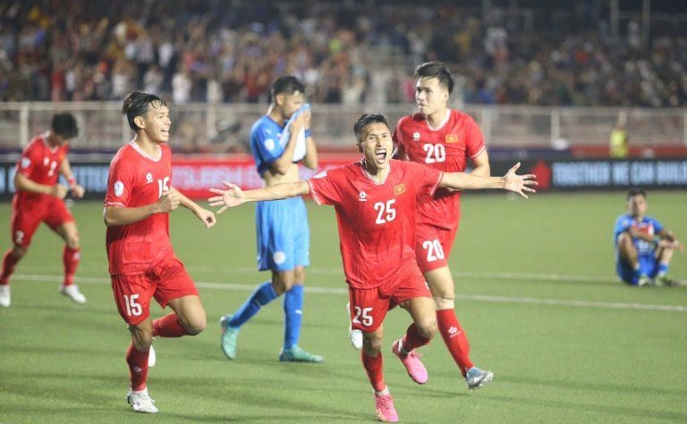 ĐT Việt Nam chào đón 'người hùng' trở lại ở bán kết AFF Cup