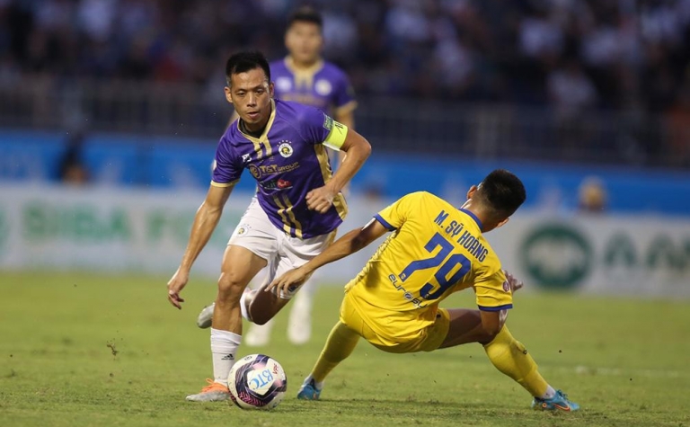 Trực tiếp Hà Nội 0-0 SLNA: Nhập cuộc hấp dẫn