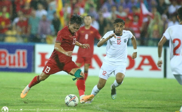 Bảng C vòng loại U23 châu Á 2026: Việt Nam 'đặt một chân' vào VCK