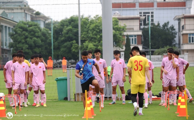 U16 Việt Nam tập nặng cùng HLV Brazil trước giải Đông Nam Á