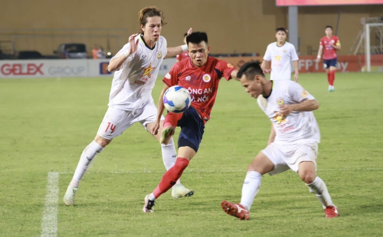Trực tiếp CAHN 0-0 Hà Tĩnh: Khách thủ chắc