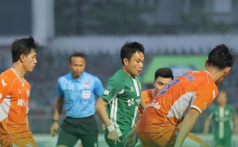 Trực tiếp Bình Phước 0-0 Đà Nẵng: Công Phượng bỏ lỡ cơ hội ghi bàn