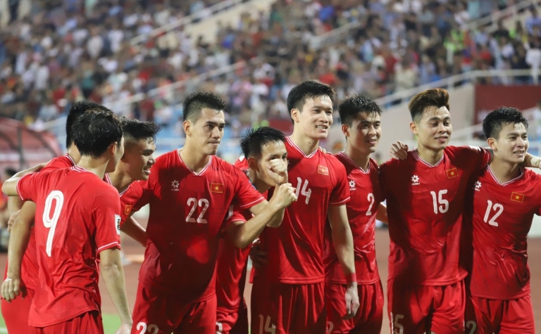 Trực tiếp Việt Nam 2-1 Philippines: Tiến Linh ghi bàn!!!