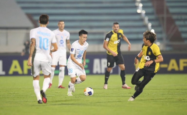 Trực tiếp Nam Định 2-2 Tampines Rovers: Sức ép nghẹt thở!