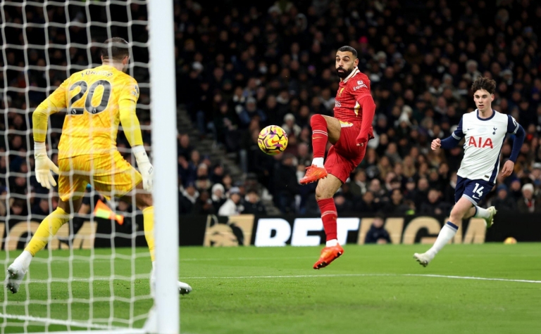 Trực tiếp Tottenham 0-0 Liverpool: Tấn công dồn dập