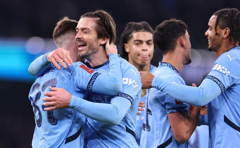 Thắng đậm 8 bàn, Man City dễ dàng đi tiếp tại FA Cup