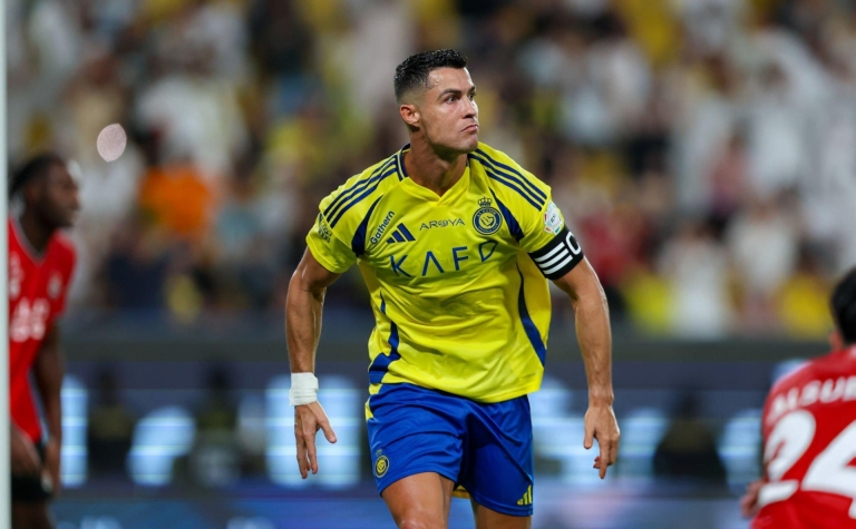 Ronaldo thăng hoa, Al Nassr thắng dễ Al Raed