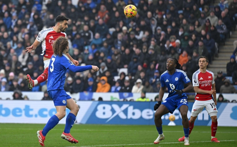 Trực tiếp Arsenal 1-0 Leicester: Bàn mở tỷ số