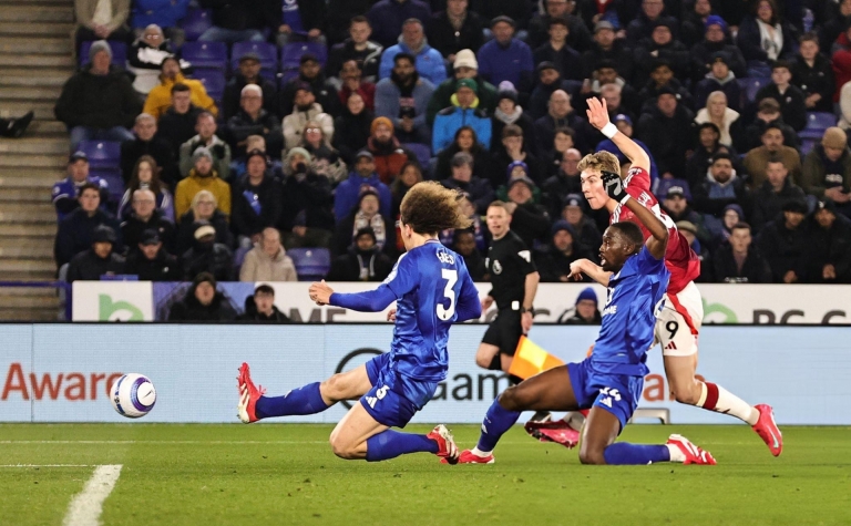 Trực tiếp Leicester 0-1 MU: Nghỉ giải lao