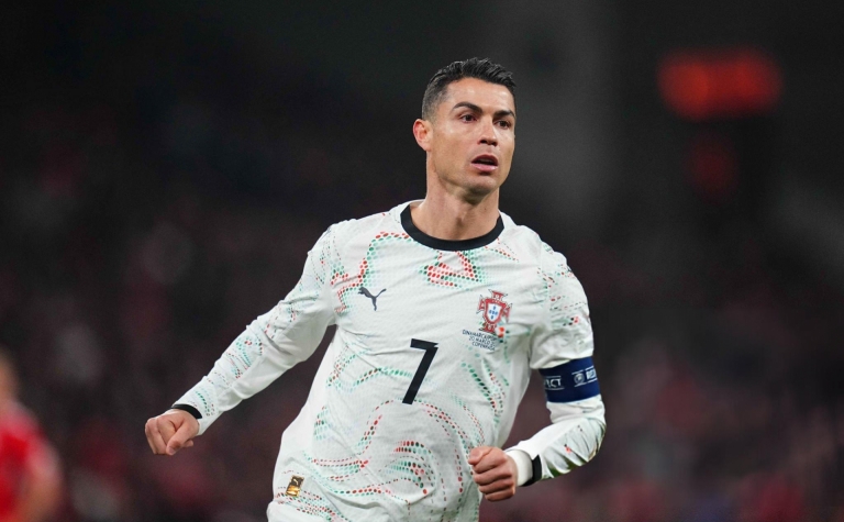 Trực tiếp Bồ Đào Nha 0-0 Đan Mạch: Ronaldo trượt pen