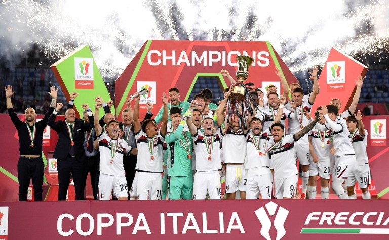 Thắng tối thiểu, Bologna hạ Milan vô địch Coppa Italia