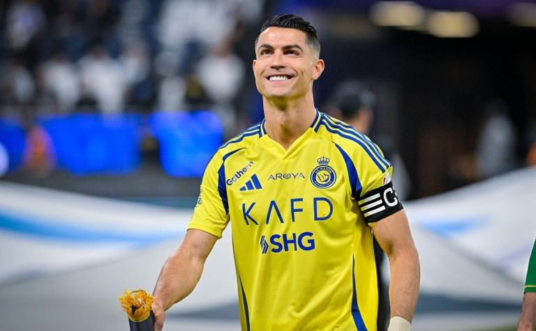 Ronaldo được CLB Brazil 'mời' đá FIFA Club World Cup
