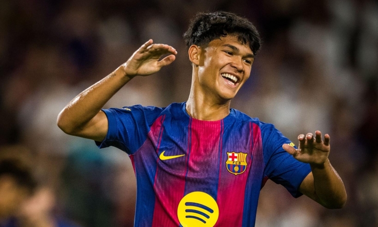 Thần đồng Philippines 'gây sốt' tại Barcelona