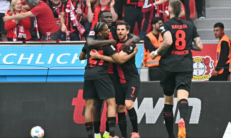 Trực tiếp Bayer Leverkusen 2-0 Augsburg: Liên tục dồn ép