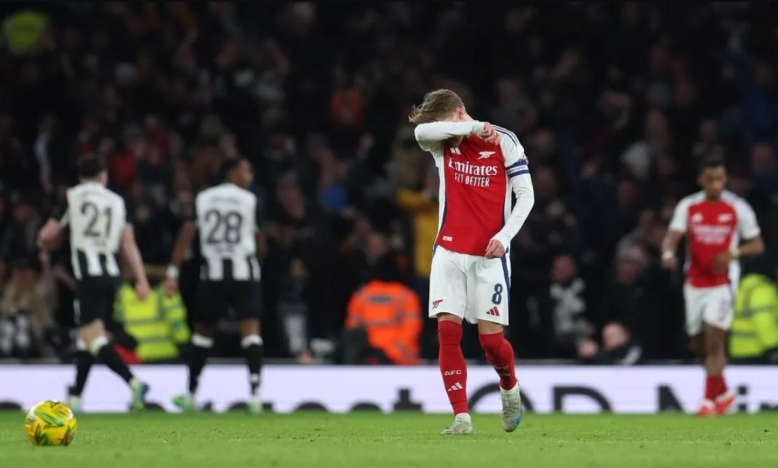 Hạ Arsenal, Newcastle đặt một chân vào chung kết Carabao Cup