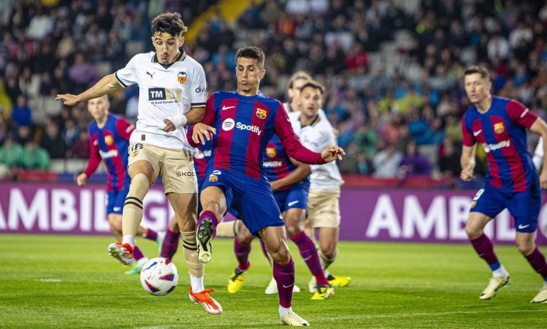 Trực tiếp Valencia vs Barca, 03h30 hôm nay 07/2/2025