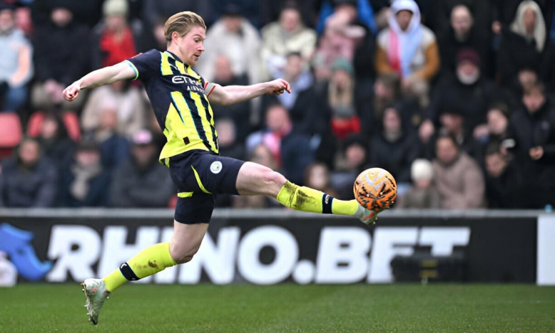 De Bruyne lập công, Man City nhọc nhằn vào vòng 5 FA Cup