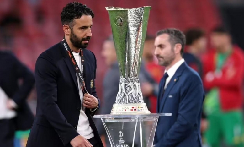 HLV Amorim chính thức lên tiếng về tương lai tại MU sau chung kết Europa League