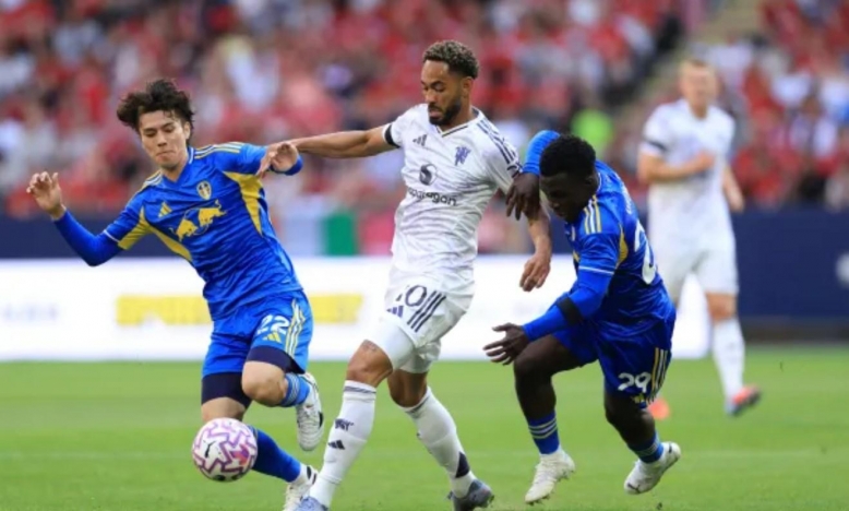 Trực tiếp MU 0-0 Leeds United: MU tấn công tìm bàn