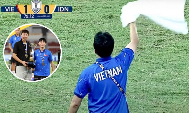 Hé lộ chiến thuật vẫy khăn trắng của trợ lý U23 Việt Nam trước Indonesia