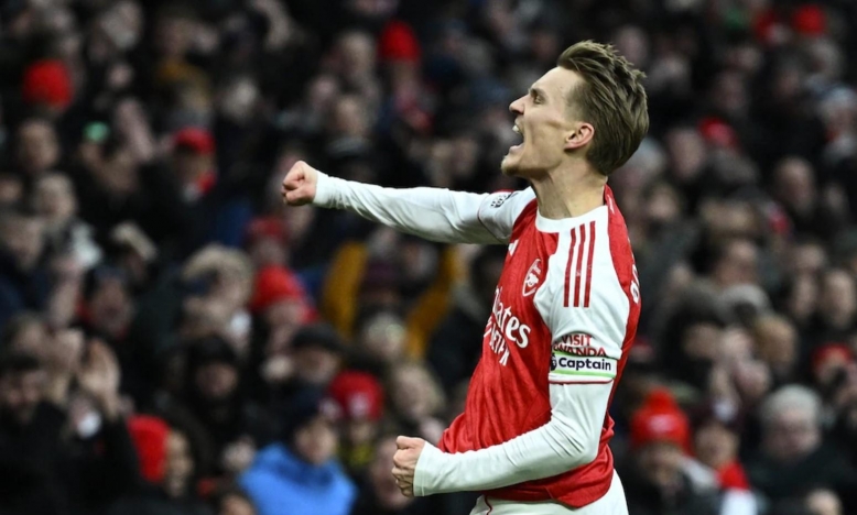 Trực tiếp Arsenal 1-0 Brighton: Odegaard mở tỷ số nhanh chóng