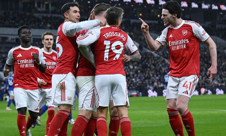 Trực tiếp Arsenal 1-0 Brighton: Odegaard mở tỷ số nhanh chóng