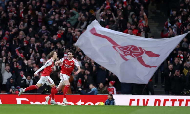 Odegaard toả sáng, Arsenal chính thức đòi lại ngôi đầu Ngoại hạng Anh 