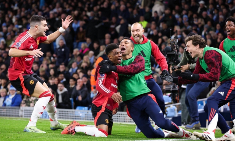 Amad Diallo chói sáng, MU quật ngã Man City ngay tại Etihad