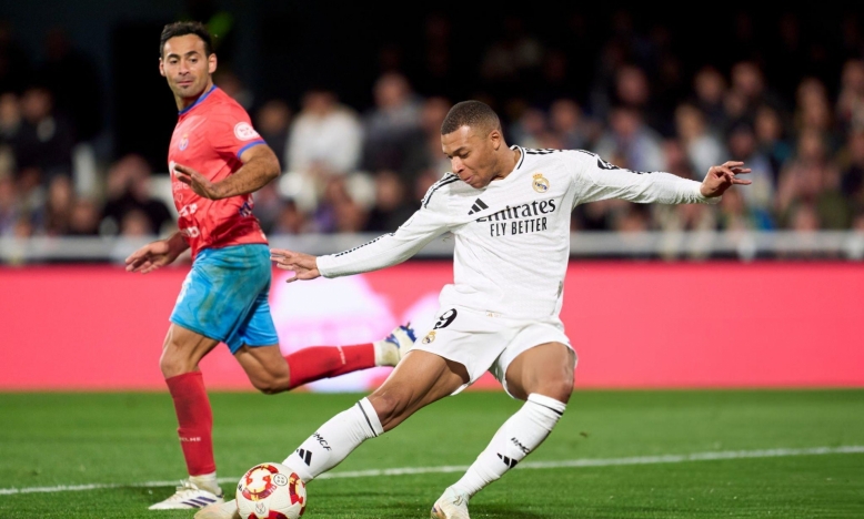 Real Madrid nghiền nát 'gã tí hon' Tây Ban Nha