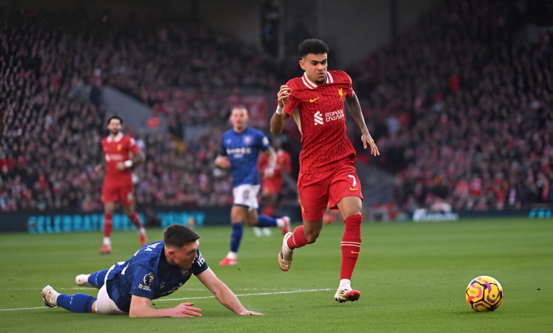 Trực tiếp Liverpool 3-0 Ipswich Town: Áp đảo hoàn toàn