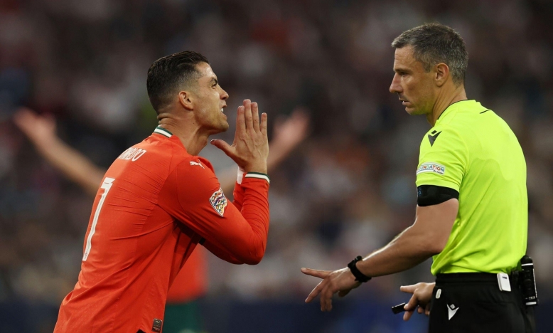 Trọng tài gây tranh cãi, bàn của Ronaldo không hợp lệ?