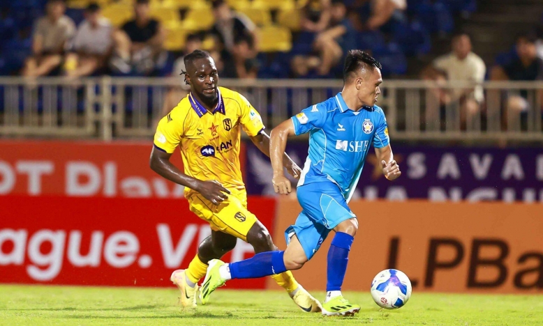 Trực tiếp Đà Nẵng 0-0 SLNA: Bỏ lỡ đáng tiếc