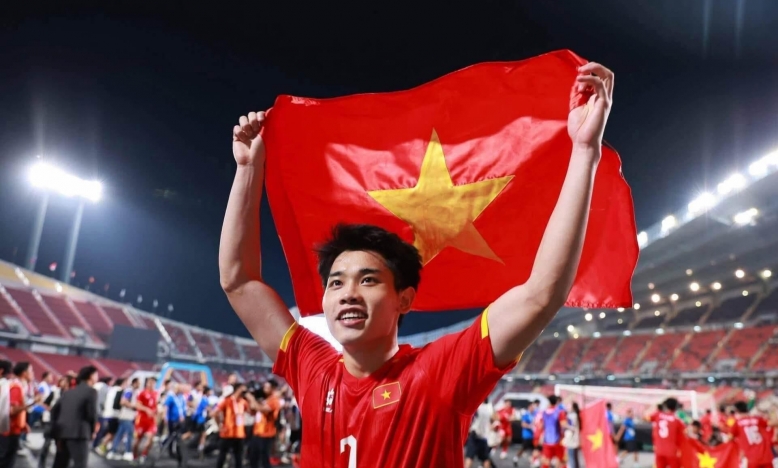 FIFA bất ngờ vinh danh một cầu thủ Việt Nam